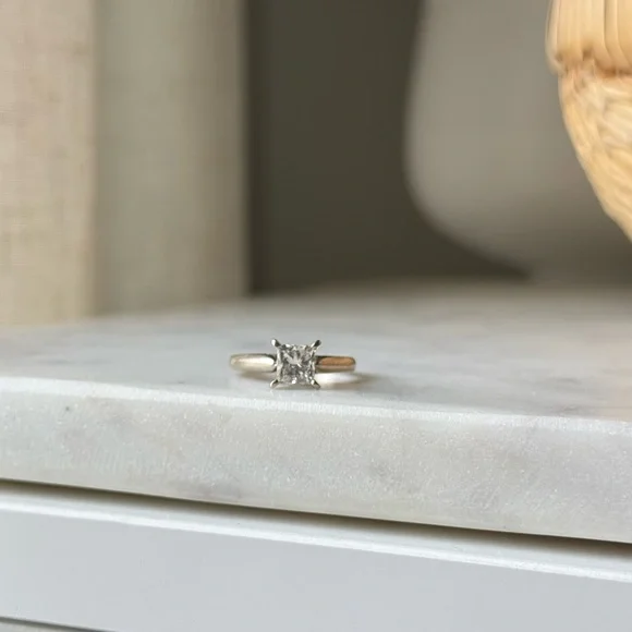 14K White Gold Diamond Wedding Ring - Engagement Ring - Picture 12 of 12